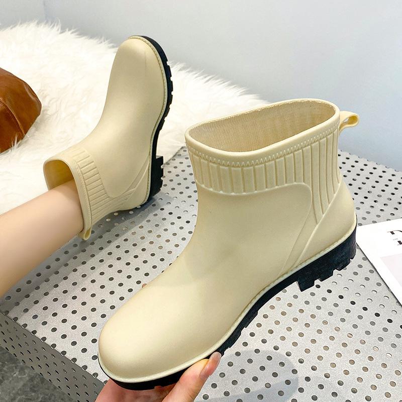 2025 new low-tube warm rain shoes outer wear women's medium-tube rain boots four-season water shoes plus cotton rubber shoes 2025