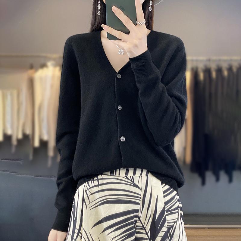 Women's Wool Knit Collar Cardigan: Slim-Fit, Long Sleeve, Loose Outerwear for Autumn and Winter.