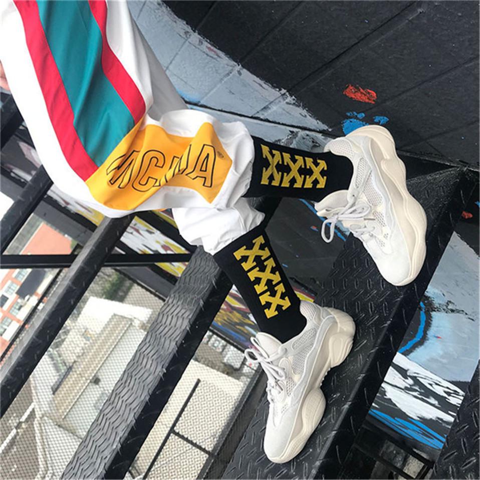 Frauen Baumwolle Hip Hop Lustige Socken Harajuku Socken Hohe Oberschenkel Sportsocken Verrückte Lange Luxus Socken