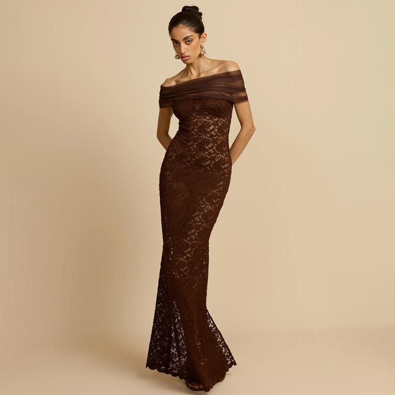 

European and American style autumn new fashion one-word shoulder lace perspective slim fit sexy hip wrap dress S темно-коричневого