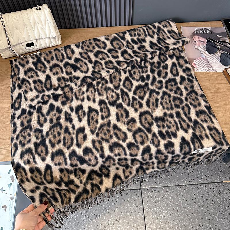 Women Scarf Luxury Autumn Winter Warm Vintage Leopard Print Scarve Pashmina Mujer Femme Foulard Bufanda