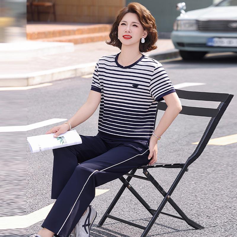 

2026 Summer Women s Striped Casual Suit: Stylish, Age-Reducing, Loose Short-Sleeved T-shirt & Two-Piece Set for Middle-Aged & Elderly Moms 4XL [Suggest 130-145 jin] темно-синього кольору