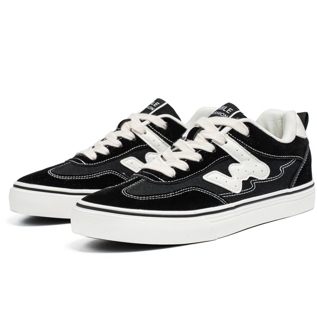 Student Canvas Sneakers Men Low-top Designer Vulcanized Shoes Fashion Flat Sport Shoes Men Espadrilles Skateboard Casual Sneaker