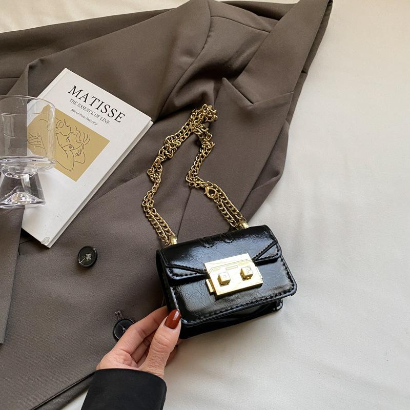 2025 early autumn new commuter chain small square bag niche personality ins shoulder messenger chain mini change bag