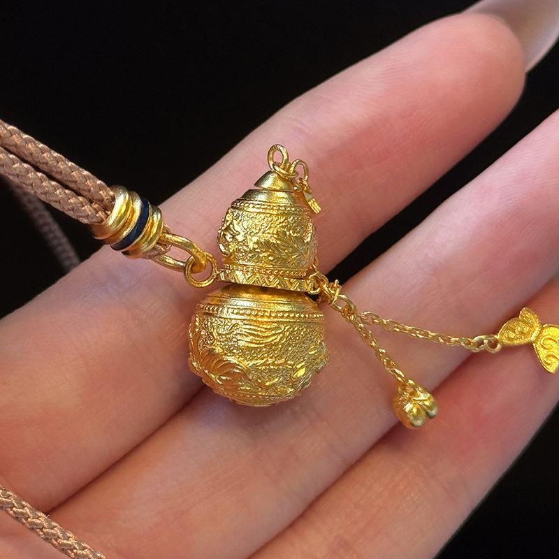 

Antique gold craftsm glossy trend Embossed design gourd necklace charms and exquisite collar chain banquet gifts 45cm золотий