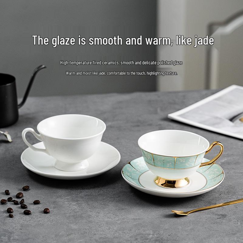 Elegant Europeisk Keramisk Kaffekopp - Snygg Lyxig Gåva för Kvinnor, Perfekt för Kontoret eller Kaféet.