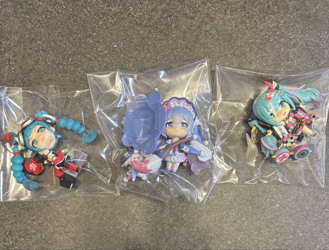 

[USED] Hatsune Miku Asoto Gachapon Figure