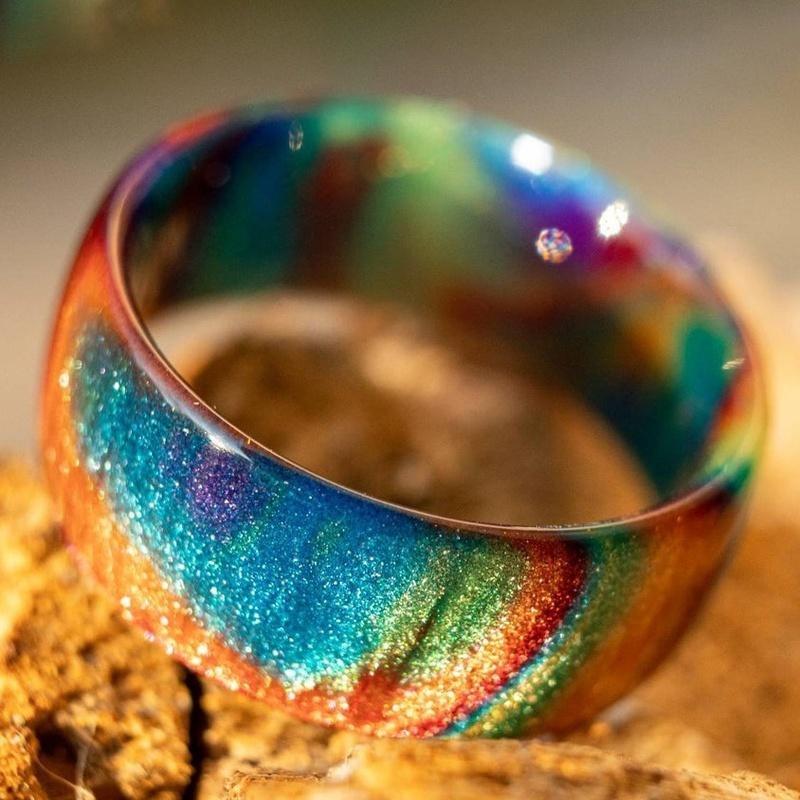 Natural Rainbow Opal Ring Fire Opal Ring Carbon Fiber Lining Iridescent Color Changing Opal Rings for Women Engagement Jewelry Anniversary