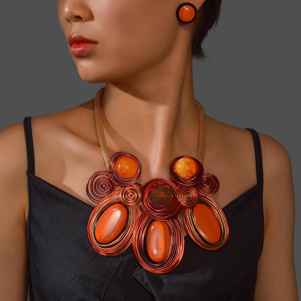 New Fashion Jewelry Set for Women Personality Exaggeration Handmade Aluminum Wire Woven Crystal Bead Necklace and Earrings