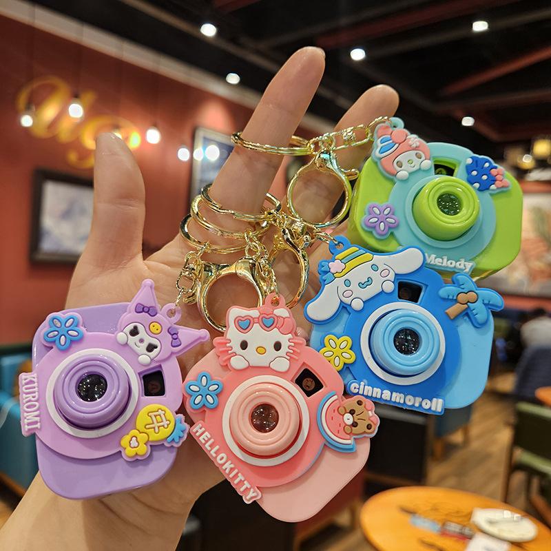 Niedliche Mini-Projektionskamera Cartoon Leuchtendes Projektionslicht Damenhandtasche Schlüsselanhänger Anhänger
