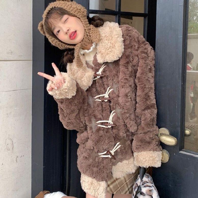 Winter new retro doll collar horn buckle splicing lamb wool thickened warm wool coat women