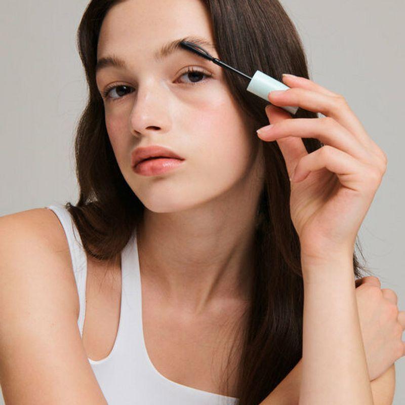 Harte Brauenlifting-Dauerwelle