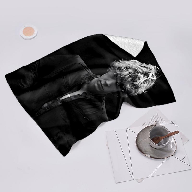 Beach Towel with Evan Peters2 Pattern - soft,absorbent,machine washable Lightweight&Modern,swimming,Travel Essentials