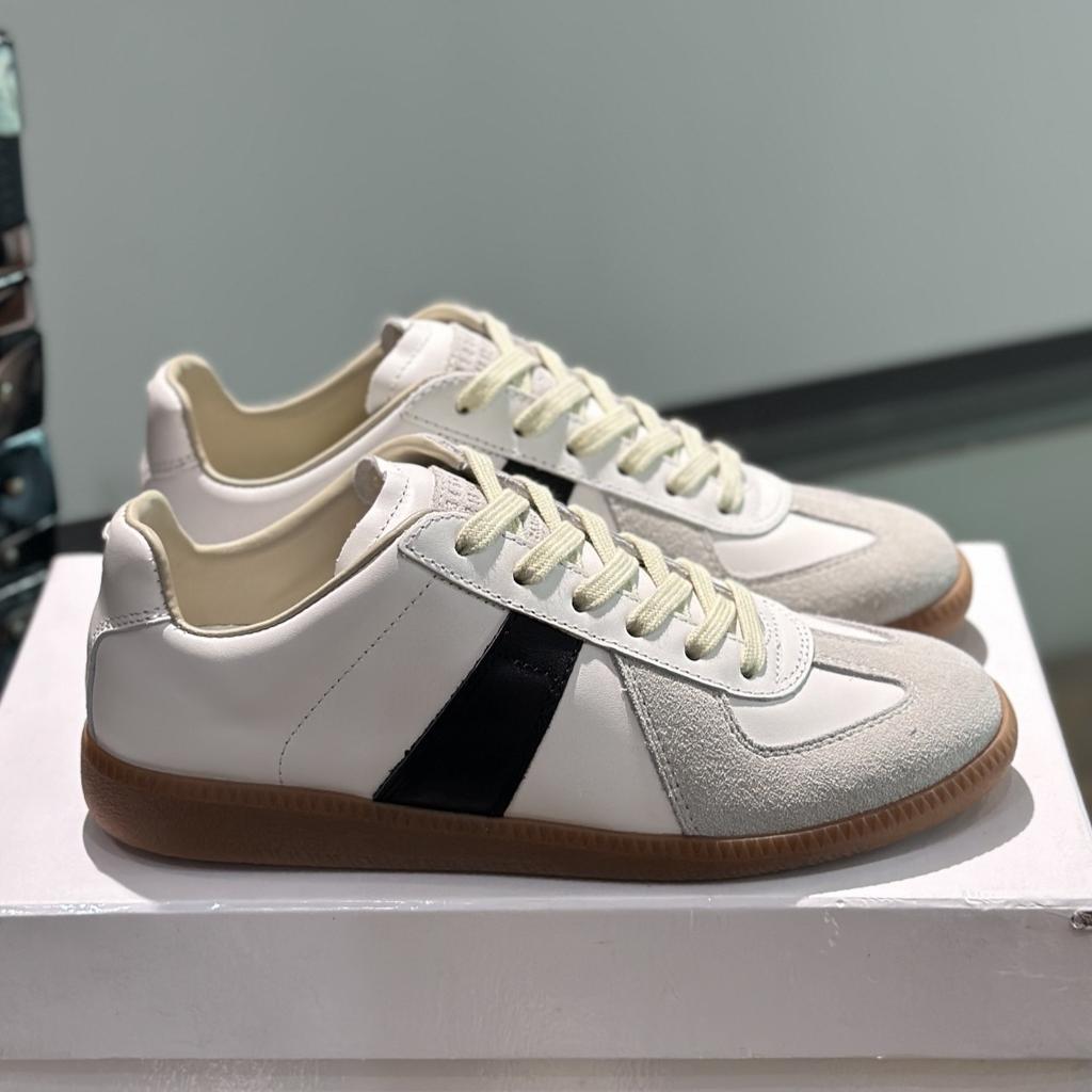 Couple's Retro Soft-soled Genuine Leather Versatile Casual Sneakers with Straps and Flat Sneakers