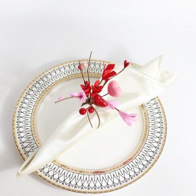 5 st Kärlekstema Konstgjord Blomma Servettring Romantisk Design Elegant Servetthållare Hjärtsymbol Servettspännen Bröllopsbord