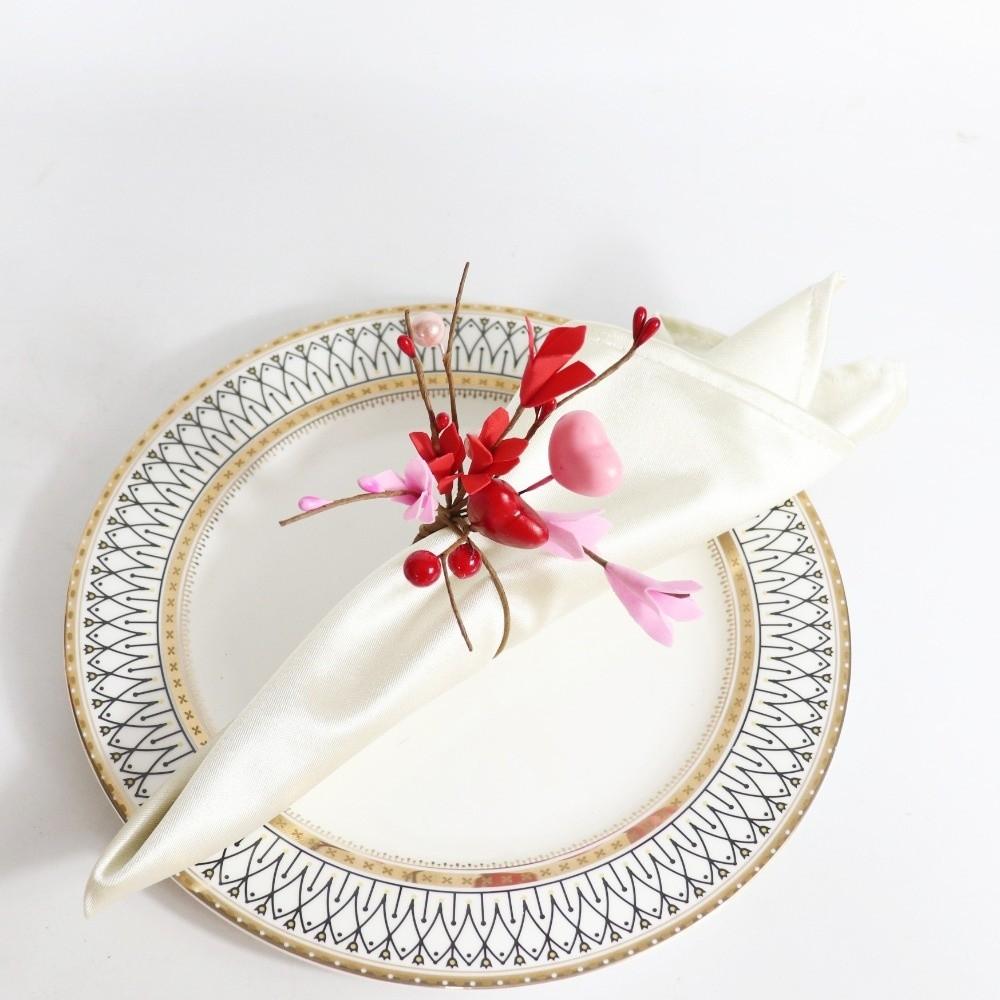 5PCS Artificial Flower Napkin Ring Elegant Romantic Design Napkin Holder Heart Symbol Napkin Buckle Valentine's Day