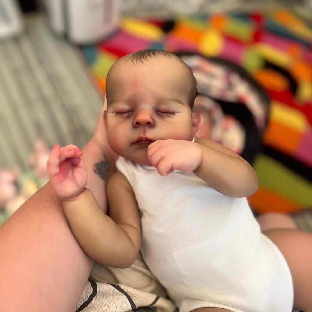 19-inch Lifelike Reborn Baby Doll Erica 49cm Cloth Body Doll