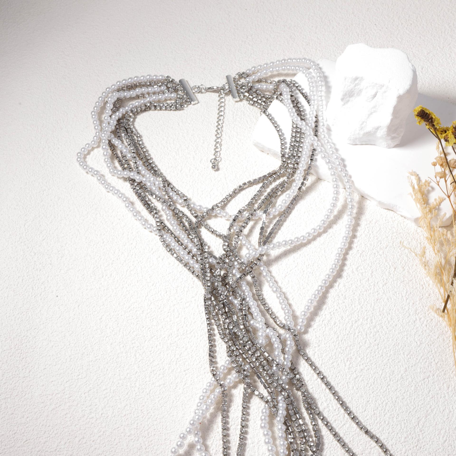 Уникальный темперамент, сложный креативный дизайн, преувеличенное ожерелье с многослойной вставкой из искусственного жемчуга и циркона