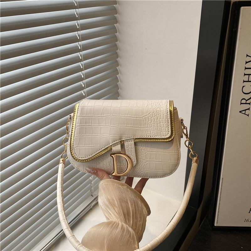 

Solid color simple fashion trend personalized women s shoulder bag new large-capacity versatile handbag білий