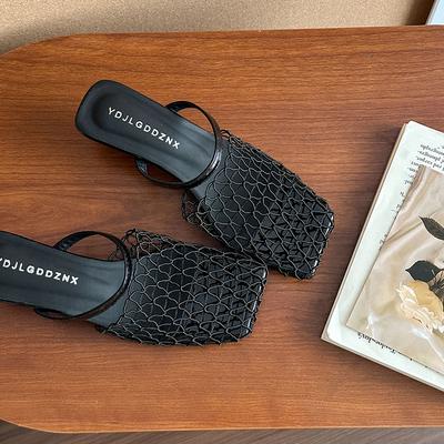 Modische Nischen-Fischnetz-Web-Hollow-Sandalen für Damen im Sommer 2025 Neuer Stil mit Rock Blockabsatz Quadratische Zehenpartie Muller Semi-Pantoletten