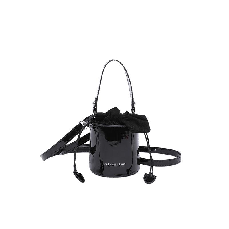 

Красная свадебная сумка для женщин, модные мини-сумки-ведра с надписью и бантом, новые простые кошельки из искусственной кожи для девочек на одно плечо Mini(Max Length<20cm)