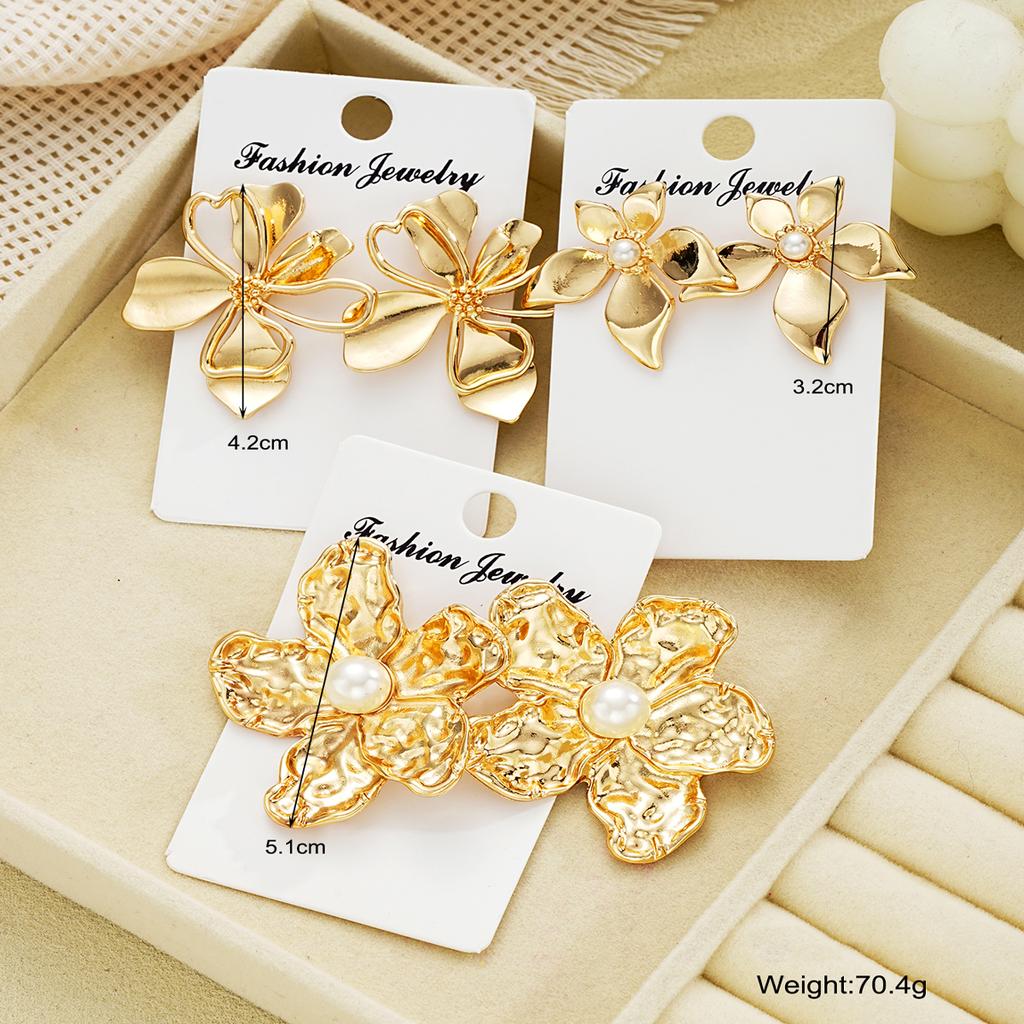 6Pcs/Set Gold Color Flower Pearl Stud Earrings for Women Exaggerated Temperament Earrings Sets Fashion Party Jewelry Accessories