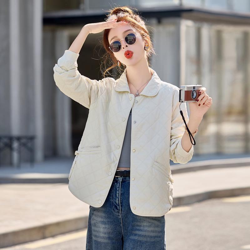 

Весна 2025 Женская Легкая Короткая Куртка - Стильная, Молодящая Однотонная для Матерей Среднего Возраста Large белый/кремовый