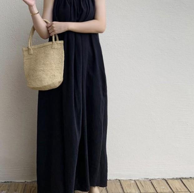 

Платье без рукавов с бретелью через шею Свободное и облегающее платье без рукавов длиной выше колена XL чёрный