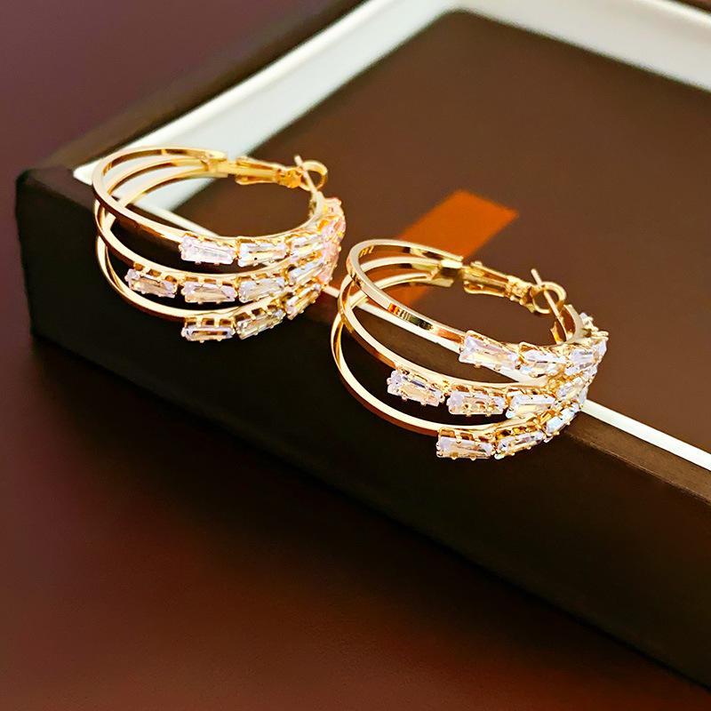 Купить Преувеличенные серьги. Легкие роскошные серьги с высоким смыслом ...