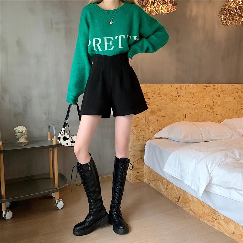 Women's Black Woolen A-line Wide-leg Plus Size High-waist Slimming Bootcut Casual Shorts