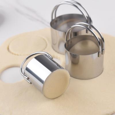 Yousheng 5-teiliges Ausstechset aus Edelstahl mit Griff, runde Keksausstecher für Kuchen, Donuts, Pfannkuchen, professionelle Backteigwerkzeuge