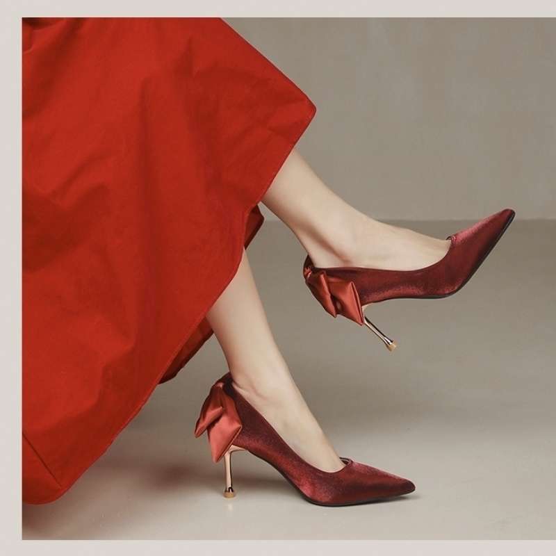 Thin heel red wedding shoes Xiuhe wedding dress two wear white high heels women's niche design sense bow pointed single shoes