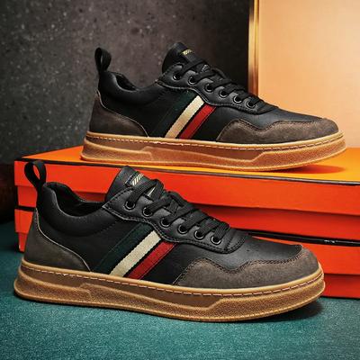 Brandneue Herren Freizeitschuhe aus echtem Leder Frühling Herbst High-End Gestreifte Flache Skate-Schuhe Junger Mann Coole Schnür-Sneaker