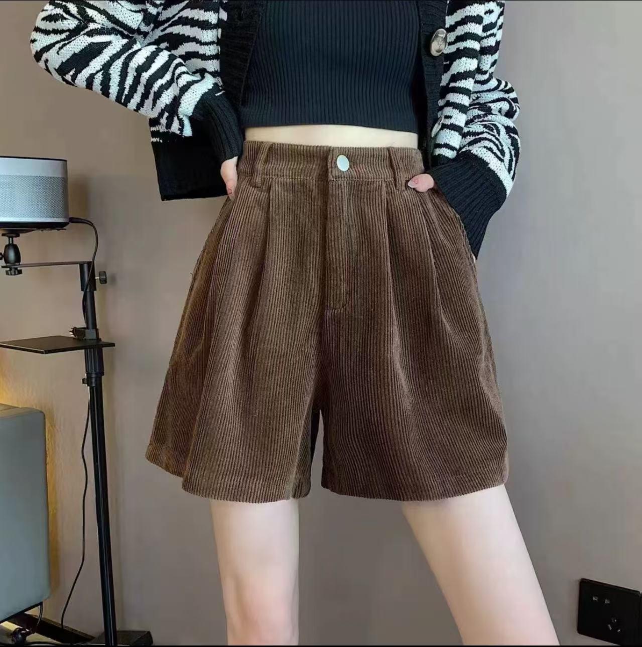 

Женские вельветовые шорты А-силуэта: 2024 Осень/Лето Широкие брюки, Стройнящие, Повседневные, Готовые к ношению с ботинками XL кофейный