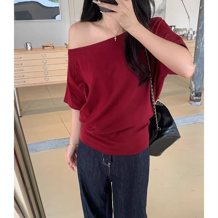 White Off-shoulder Off-shoulder Short-sleeved One-shoulder Exposed Collarbone Sexy T-shirt for Women In Summer Sweet Hottie Loose Flesh-covering Top
