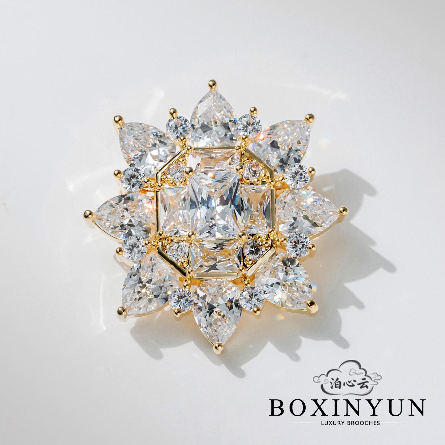 Корейская брошь-булавка Bo Xin Yun с цирконием в виде цветка-снежинки для женщин
