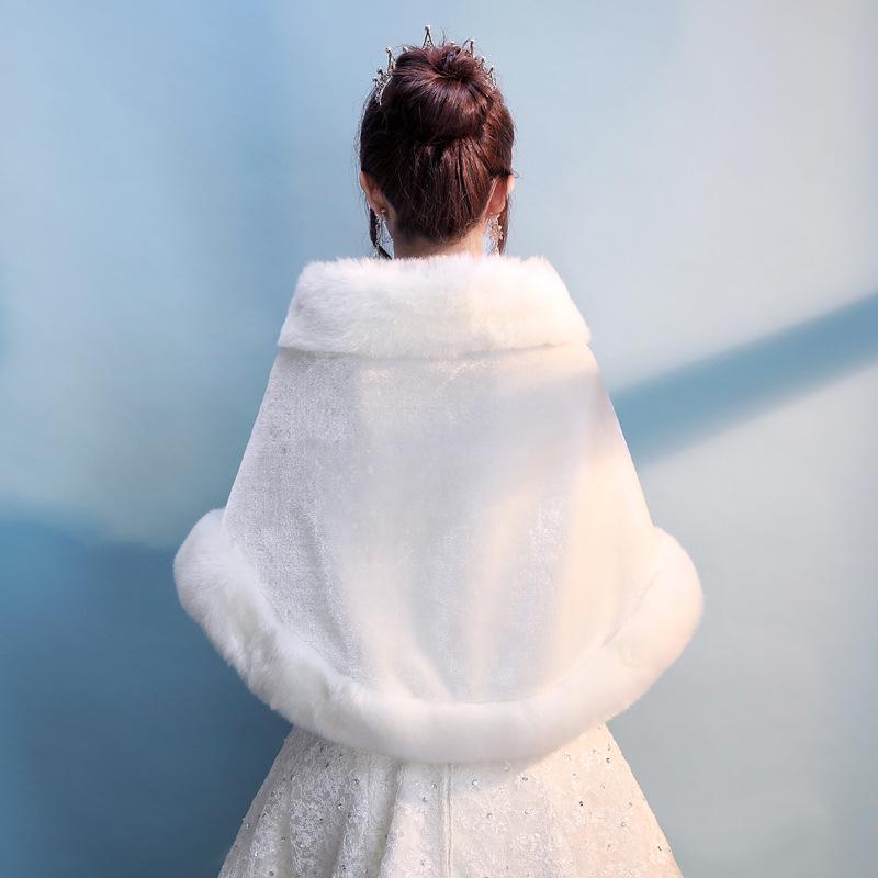 Brudschal i fuskpäls Vinterbröllopskappa