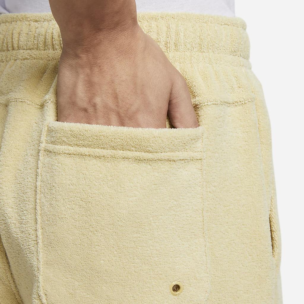 New Nike Casual Shorts Men's Team Gold DX0524-783