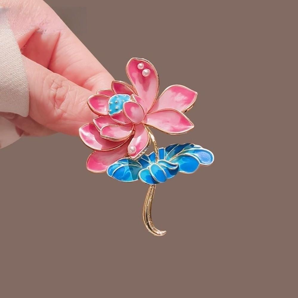 New Vintage Lotus Brooch for Women Pearl Design Advanced Flower Enamel Brooches Metal Elegant Suit Brooch Gifts
