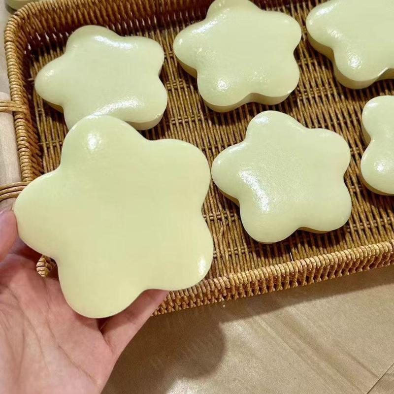 Cute Star Stress Relief Squeeze Toy Kawaii Soft Slow Rising Wet Texture Toy for Kids Birthday Party Small Gift