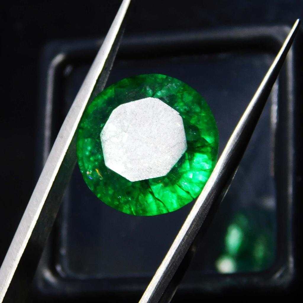 Natural Green Emerald Loose Gemstone Colombian Round Cut 7 Ct for Jewelry Making and Gem Collections