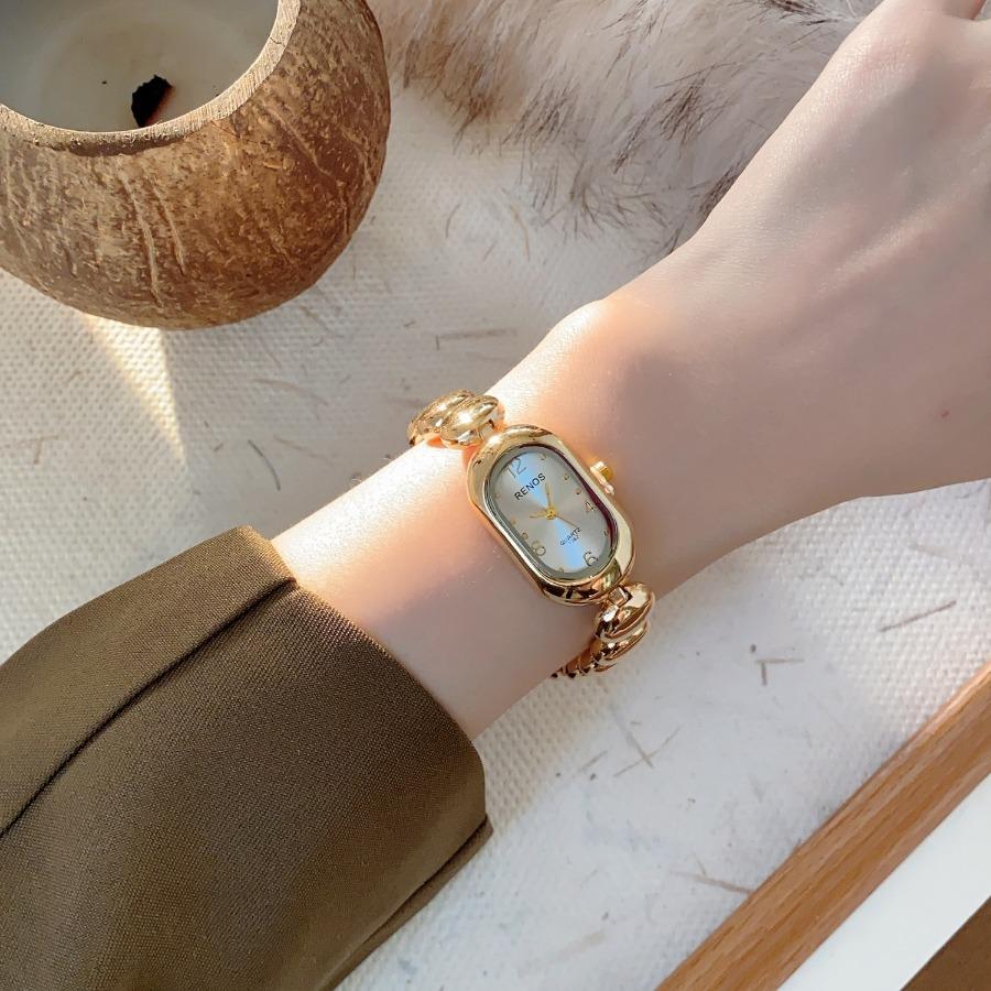 New Golden Bracelet Women's Watch Oval Simple Light Luxury Quartz Wristwatch Ladies Watches