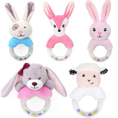 QWZ Hot Cute Baby Rattle Toys Lapin en peluche Bébé Dessin animé Jouets de lit pour nouveau-né 0-24 mois Jouet éducatif Mouton Ours Clochettes à main