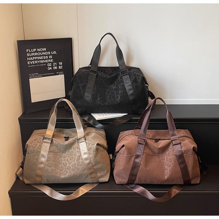 Large Capacity Handheld Travel Bag, Leopard Print Design, Waterproof Luggage Bag, Suitable for Business Trips, Travel, Gym, Storage and Other Purposes