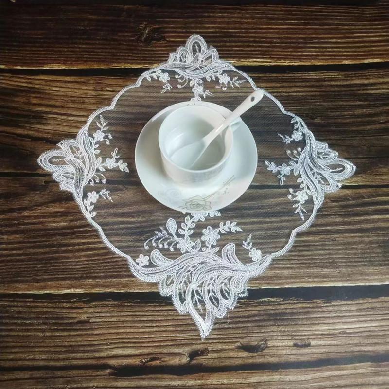 Billig Europeisk Kvadratisk Nätbroderad Bordsmatta Underlägg Tallrik Skål Vas Pad Antik Smyckeskrin Lock Möbeldekor