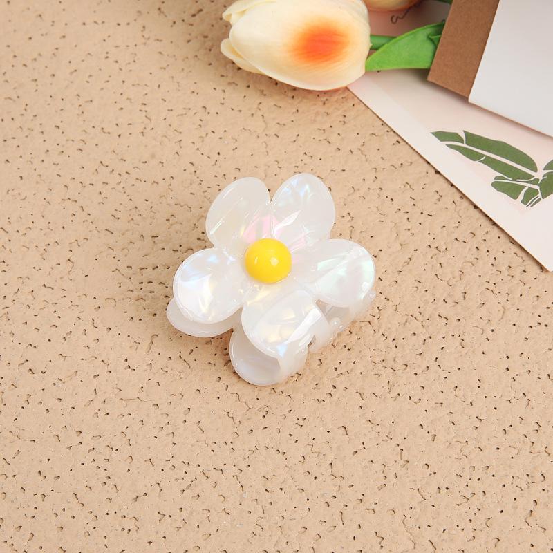 The Little Yellow Flower In The Story~ Gentle Flower Acetic Acid Hair Clip, Hair Clip Pin, Shark Hair Clip On The Back Of The Head