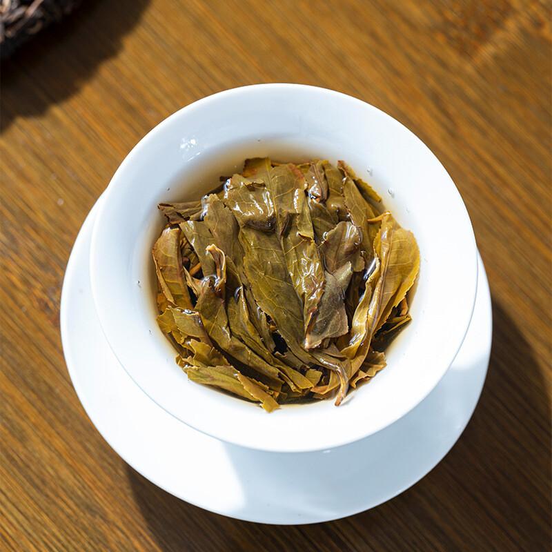 Raw Pu-erh Tea Bulang Mountain Ancient Tree Cake Menghai Region 100g Sweet Aroma