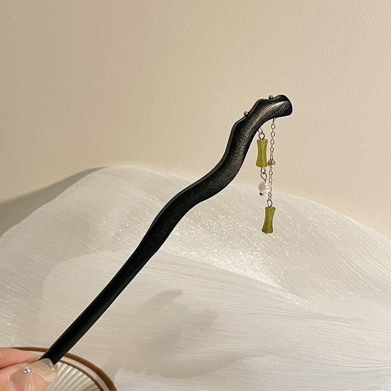 Elegant Retro Tassel Hairpin for Hanfu Updo - Women's Chinese Style Metal Hair Clip