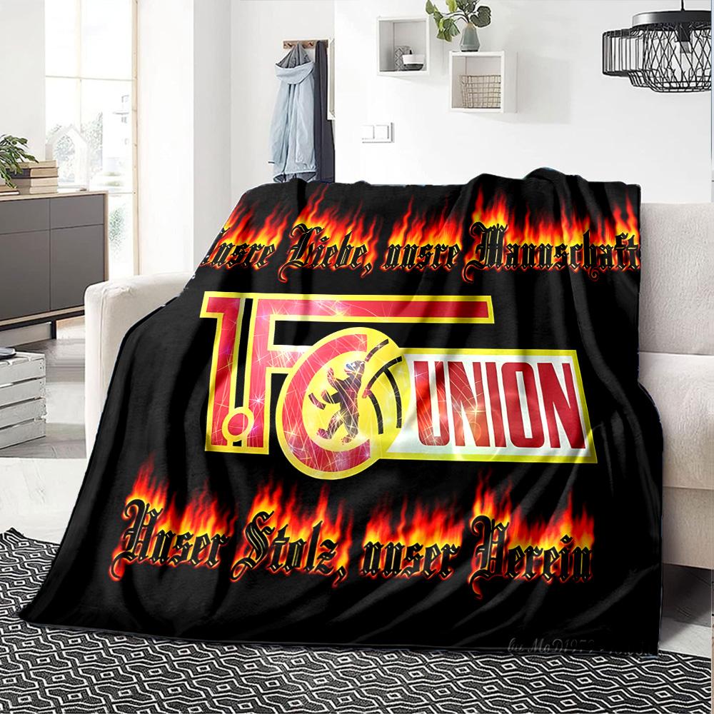 Fußball-Verbands-Emblem Flanelldecke, Weiches Polyester, Modernes Design, Ganzjahresnutzung für Camping, Reisen, Geschenke für Feiertage oder Geburtstage