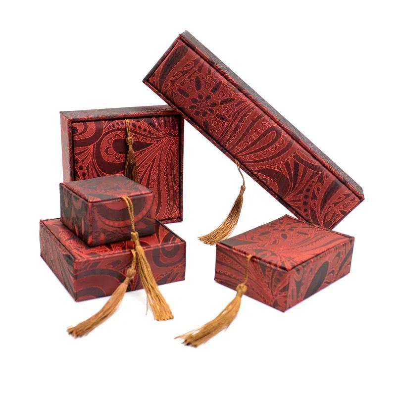 Retro Chinese Style Linen Tassel Jewelry Box for Buddhist Beads, Jadeware, Emerald Rings, and Necklaces